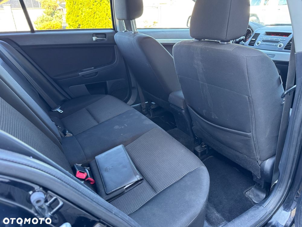 Mitsubishi Lancer 1.6 Invite - 9