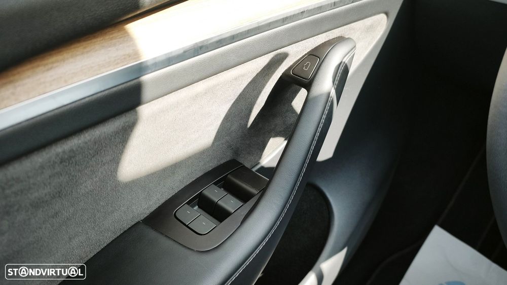 Tesla Model Y Tração Traseira - 16