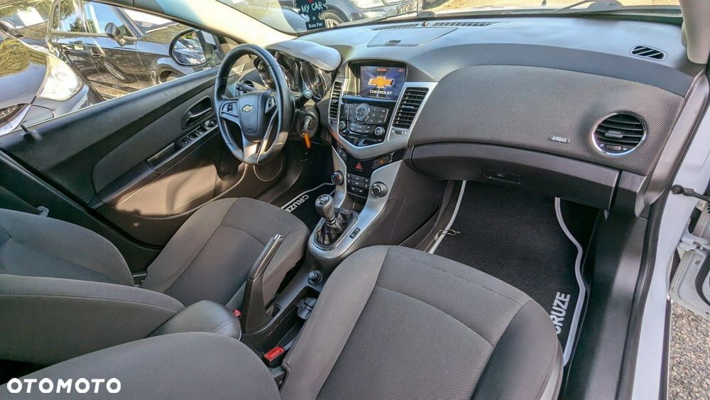 Chevrolet Cruze - 18