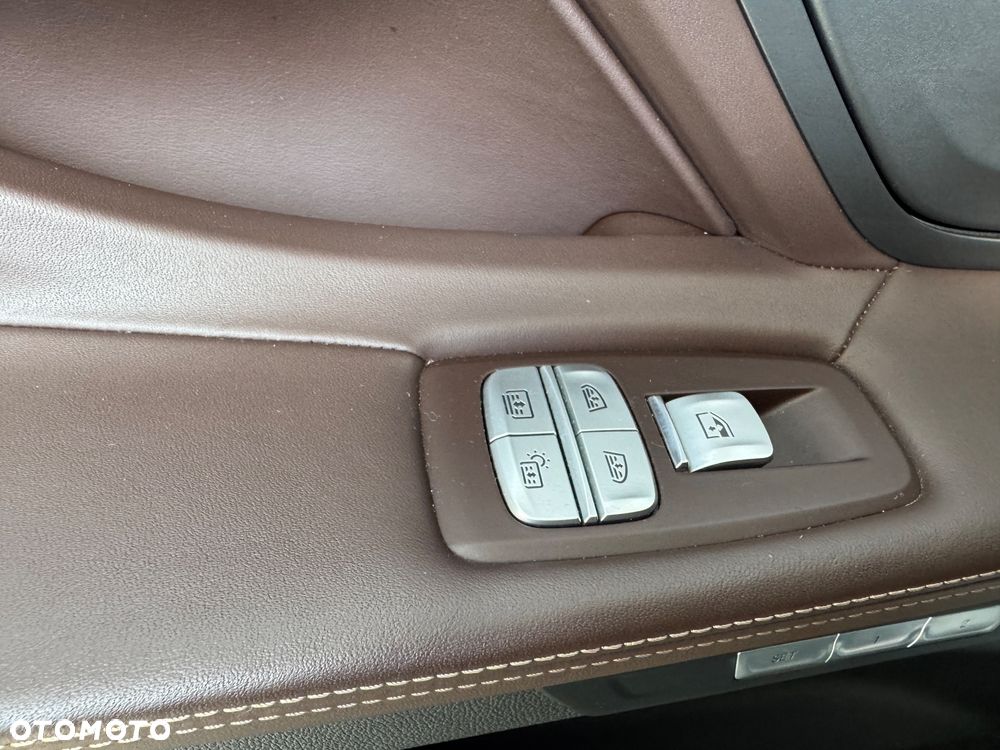 BMW Seria 7 730Ld xDrive sport - 23