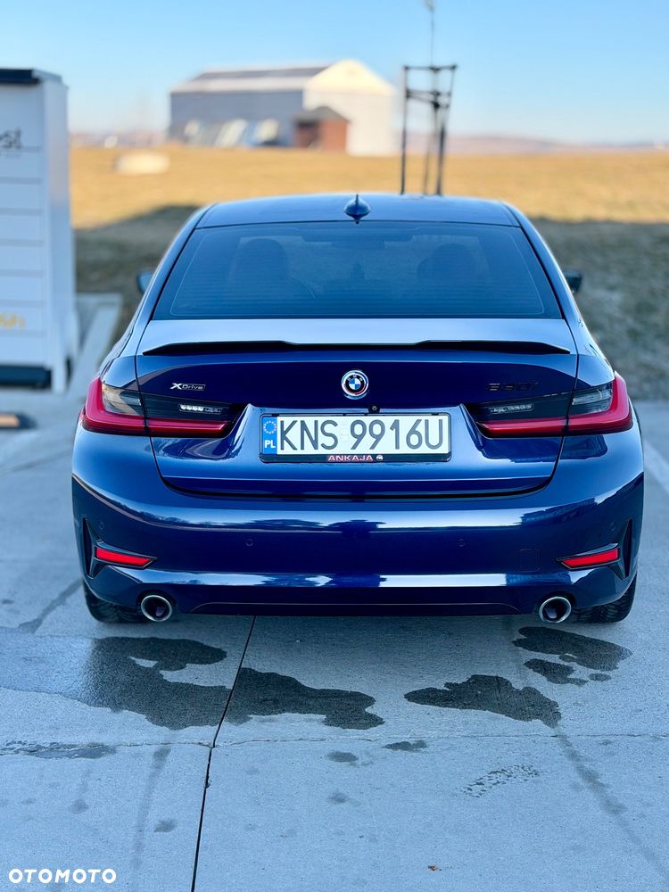BMW Seria 3 330i xDrive Sport Line - 14