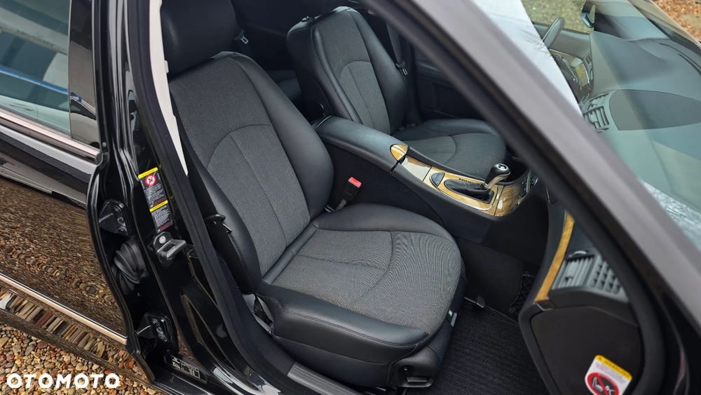 Mercedes-Benz Klasa E - 27