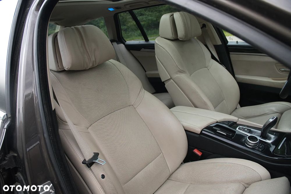 BMW Seria 5 520d Luxury Line - 13