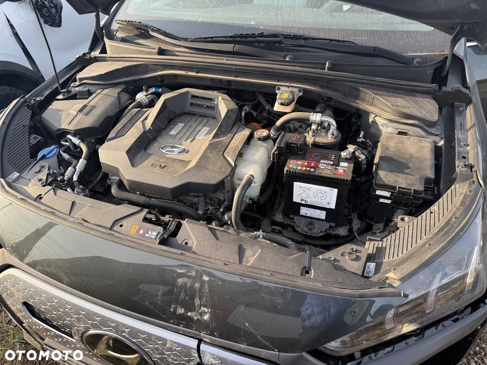 Hyundai IONIQ - 13