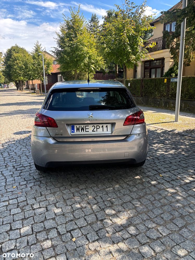 Peugeot 308 1.2 PureTech Allure Pack S&S - 17