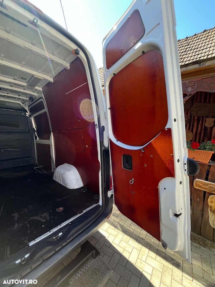 Mercedes-Benz Sprinter - 13