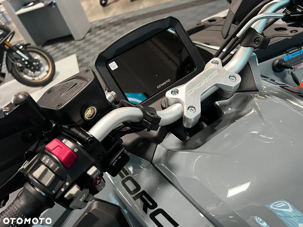 CFMoto CForce - 18