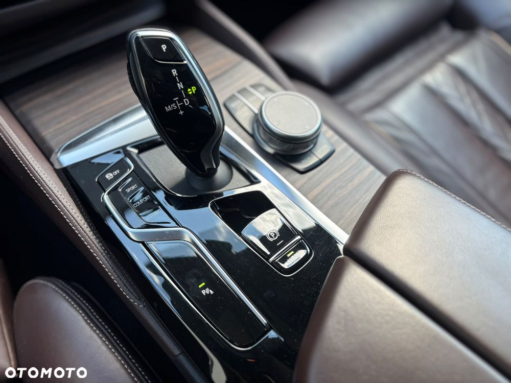 BMW Seria 5 530d xDrive mHEV sport - 19