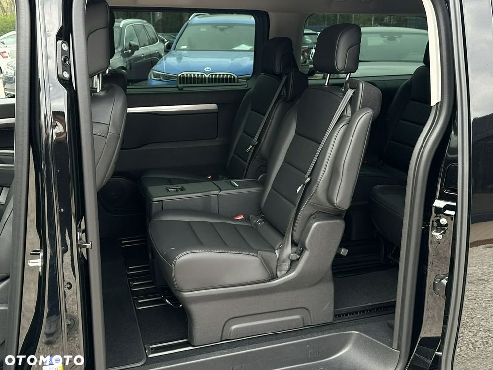 Peugeot Traveller - 17