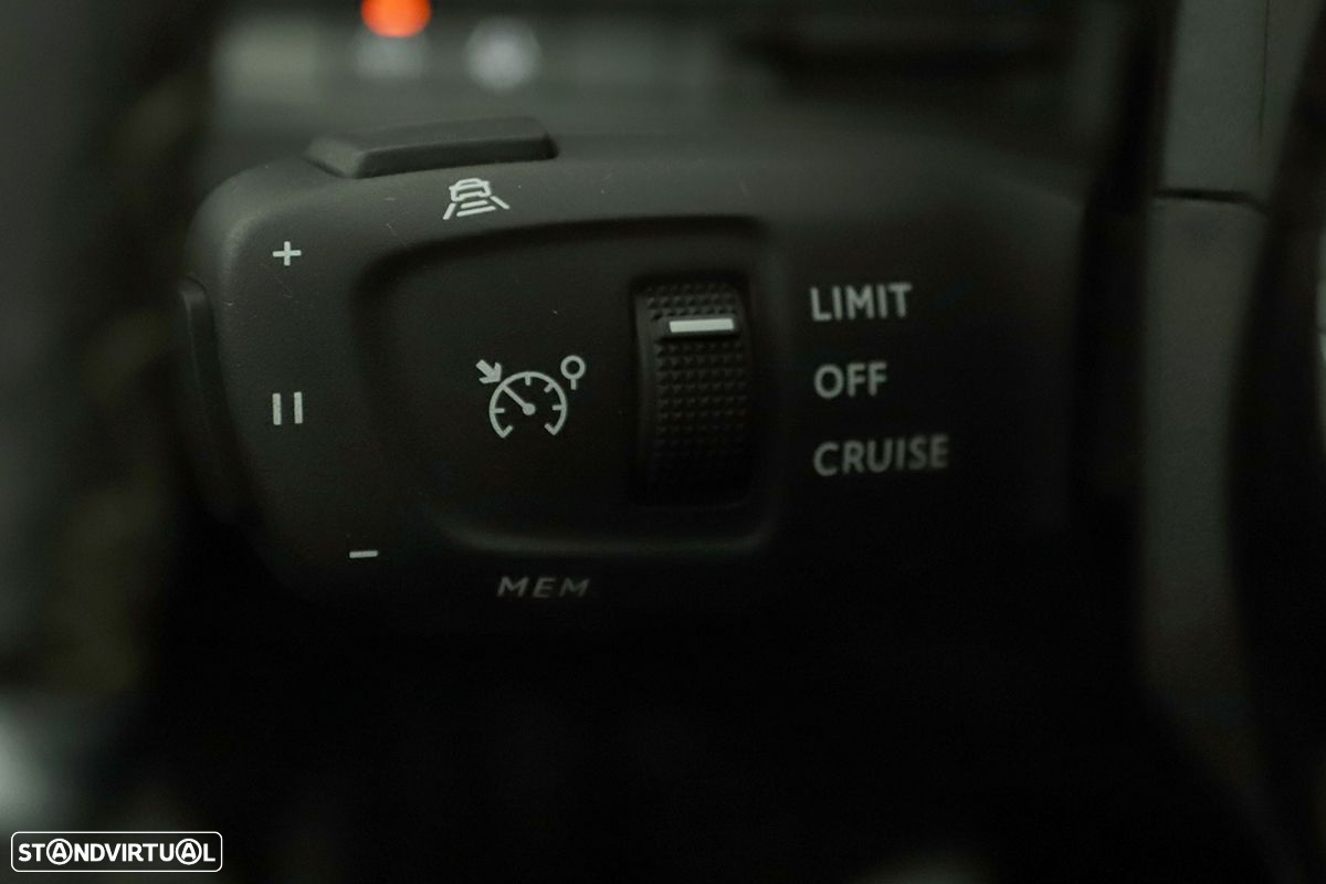 Peugeot 3008 1.2 PureTech GT EAT8 - 17