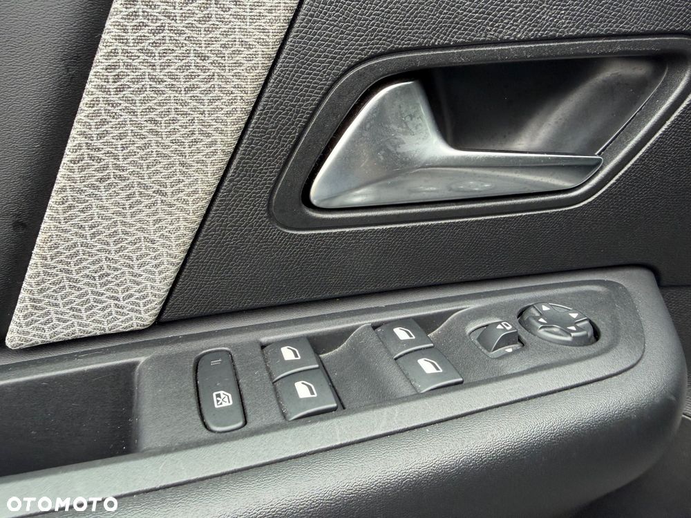 Citroën C4 1.2 PureTech Shine S&S EAT8 - 22