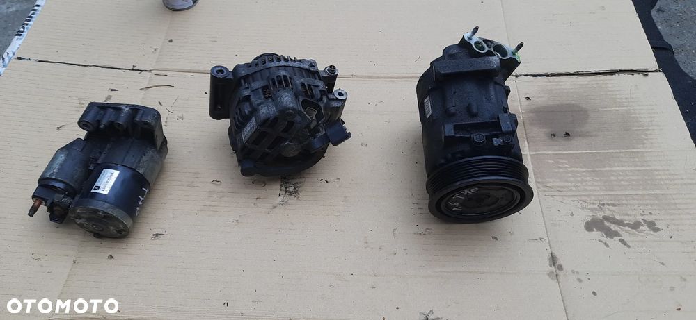 Mini 1.6 t Peugeot Citroen 1.6 thp Rozrusznik V7550017 80 04 M000T32271ZE Alternator V757692180 A003TG528ZEB Kompresor klimatyzacji 447190-8122 6sel16c 08k06350