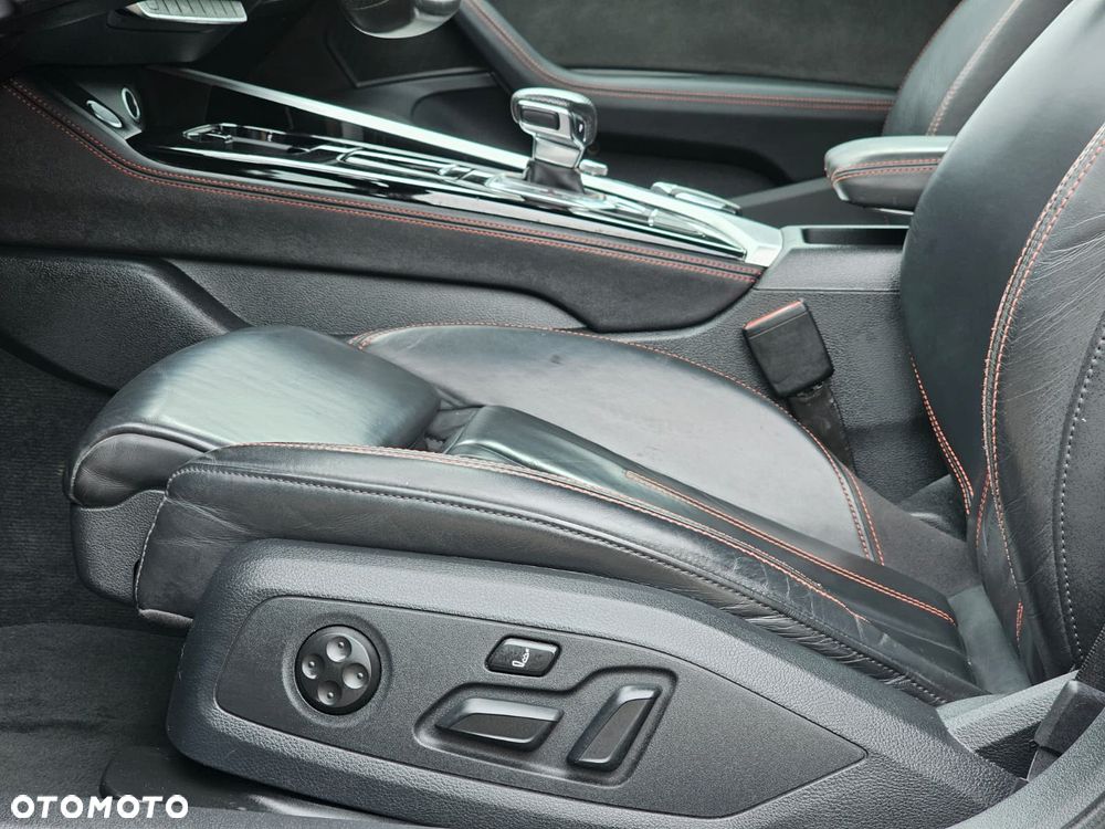 Audi A4 Avant 40 TDI quattro S tronic S line - 26
