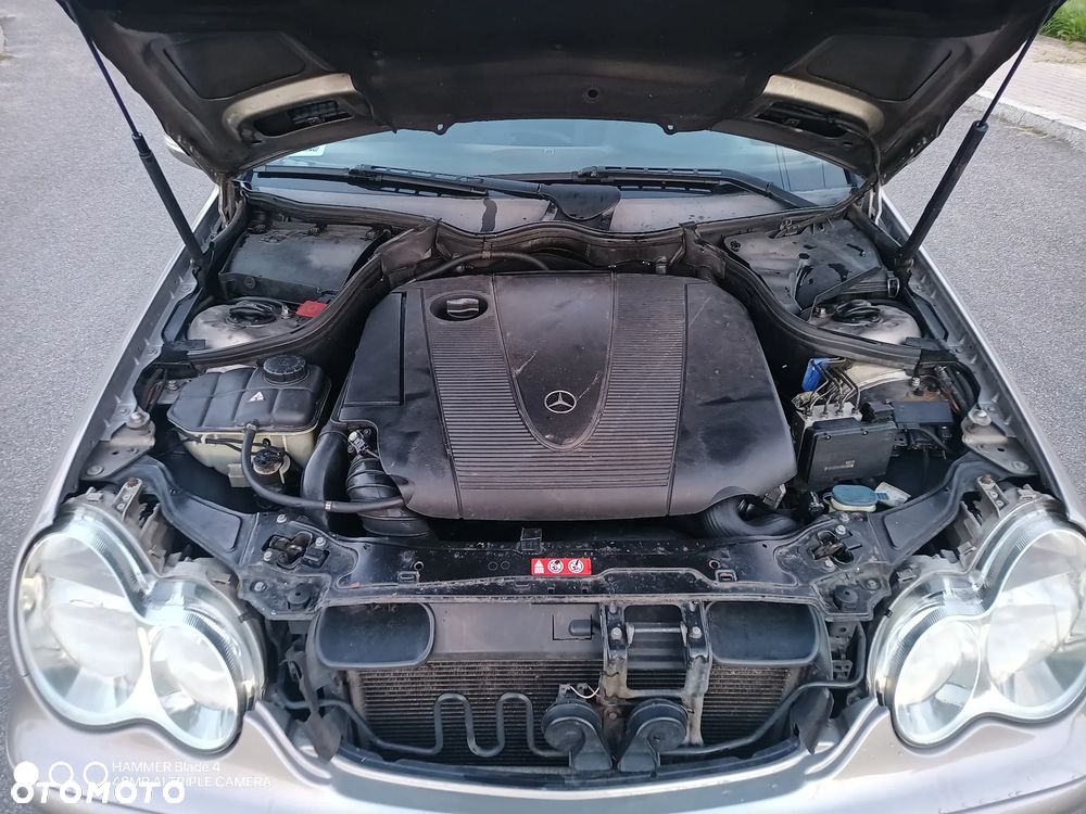 Mercedes-Benz Klasa C 200 CDI Avantgarde Sport Edition - 26