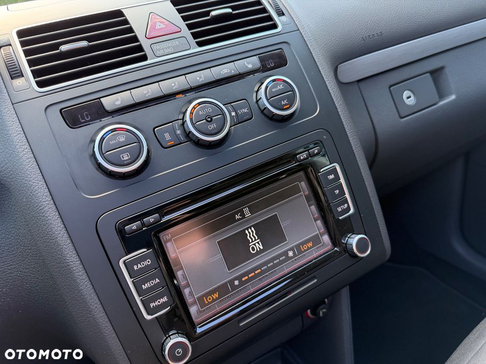 Volkswagen Touran 2.0 TDI DPF BlueMotion Technology Cup - 19