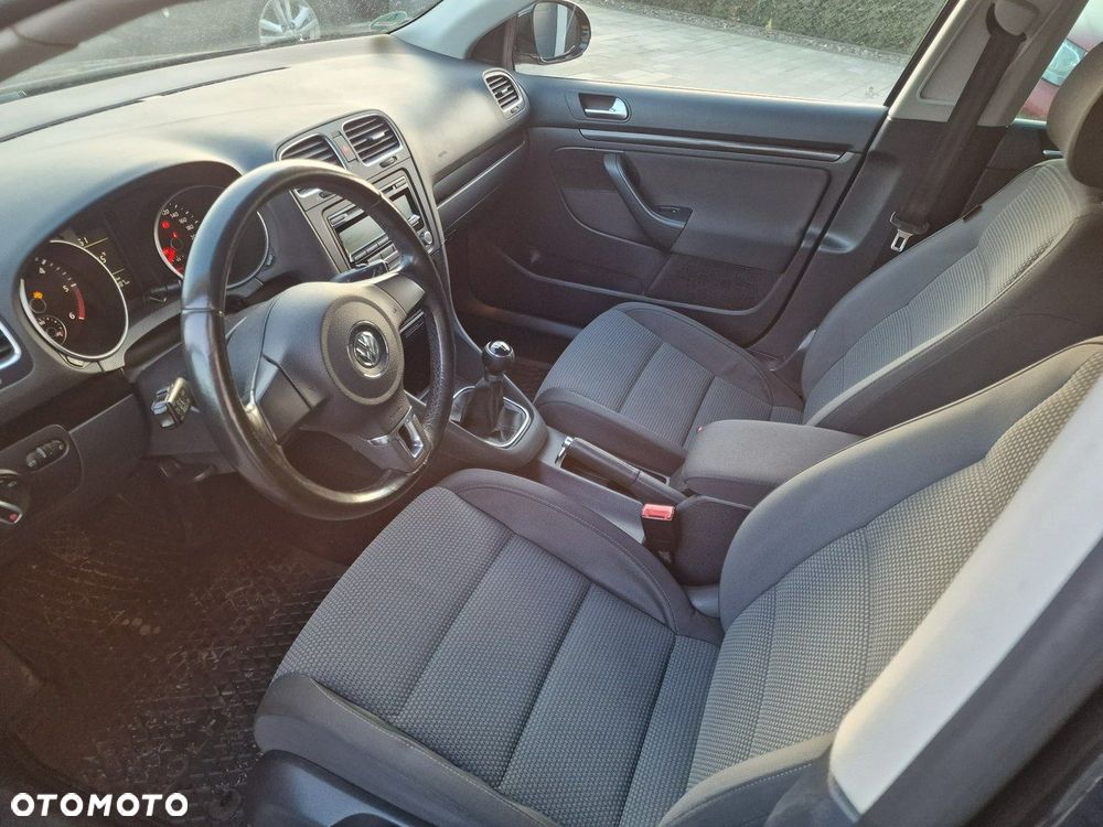 Volkswagen Golf - 11