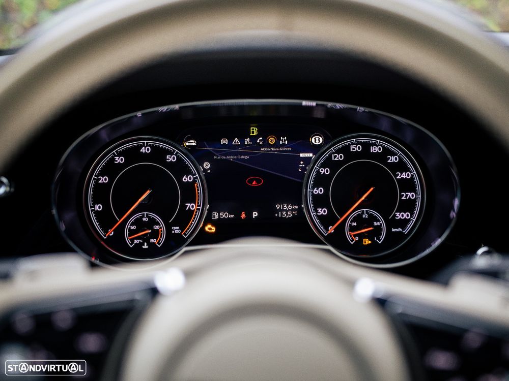 Bentley Bentayga W12 Mulliner - 30