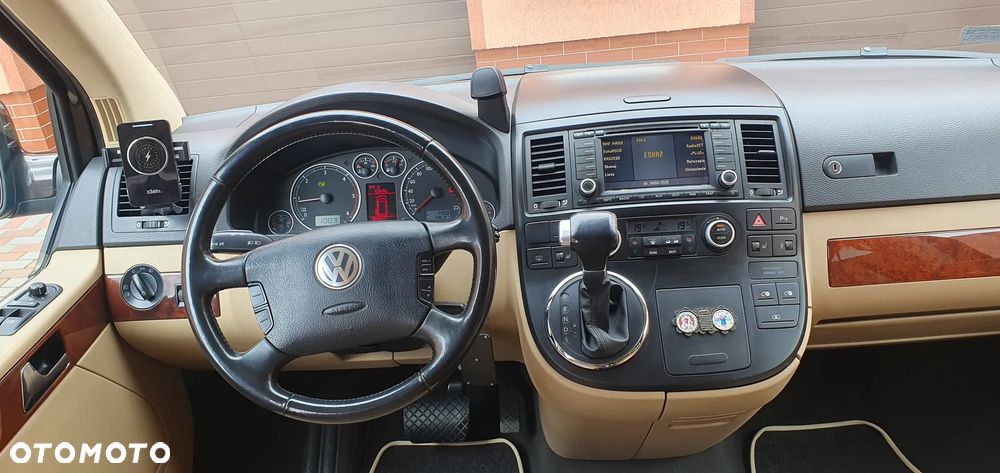 Volkswagen Multivan - 15