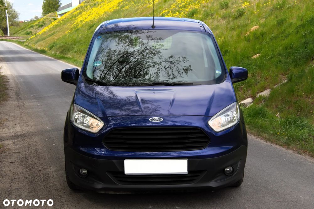 Ford Transit Courier - 12