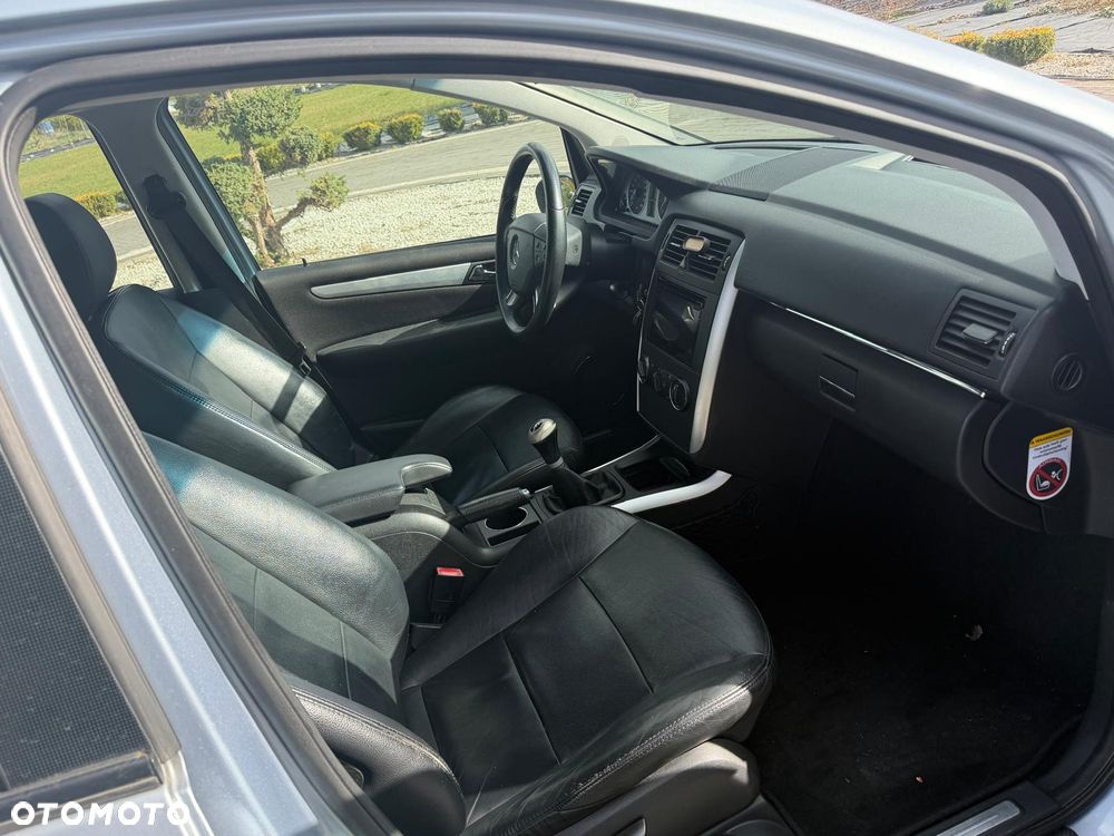 Mercedes-Benz Klasa B 160 BlueEFFICIENCY SPORT EDITION - 20