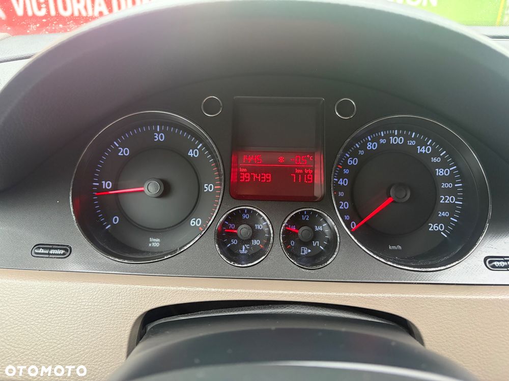 Volkswagen Passat 2.0 TDI Comfortline - 9