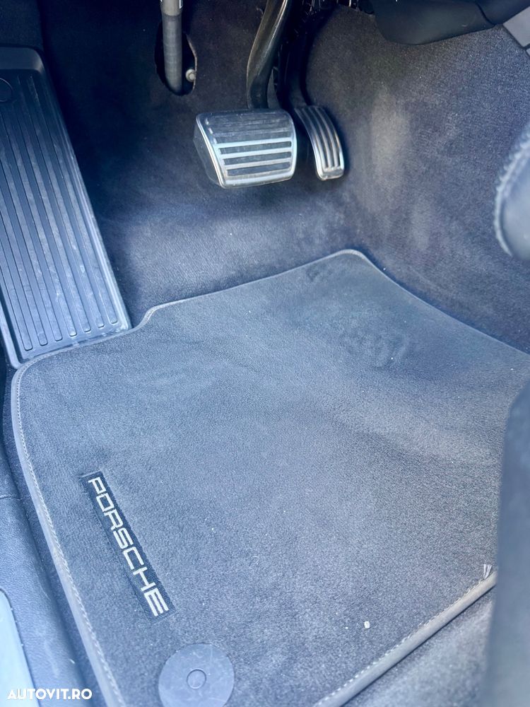 Porsche Cayenne S - 32