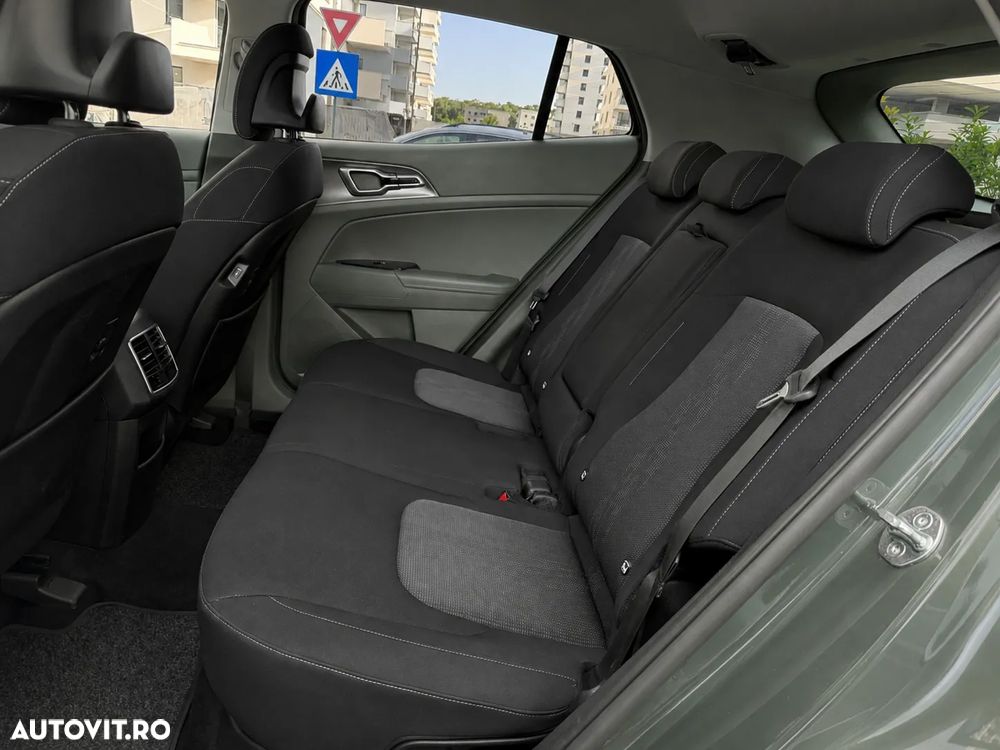 Kia Sportage 1.6 T-GDI HEV 6AT 4x2 Style - 18