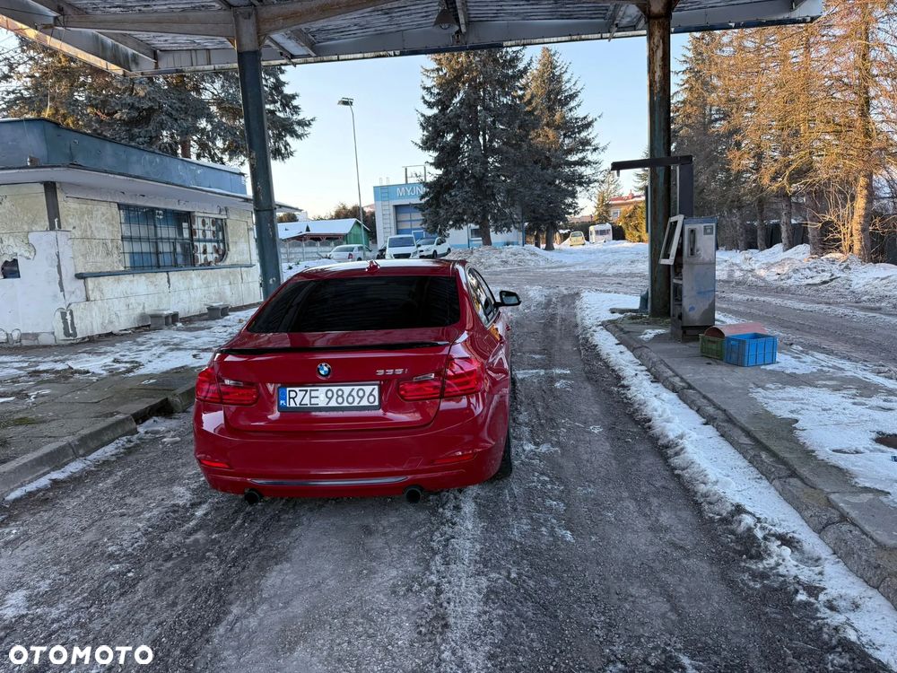 BMW Seria 3 335i Sport Line - 6