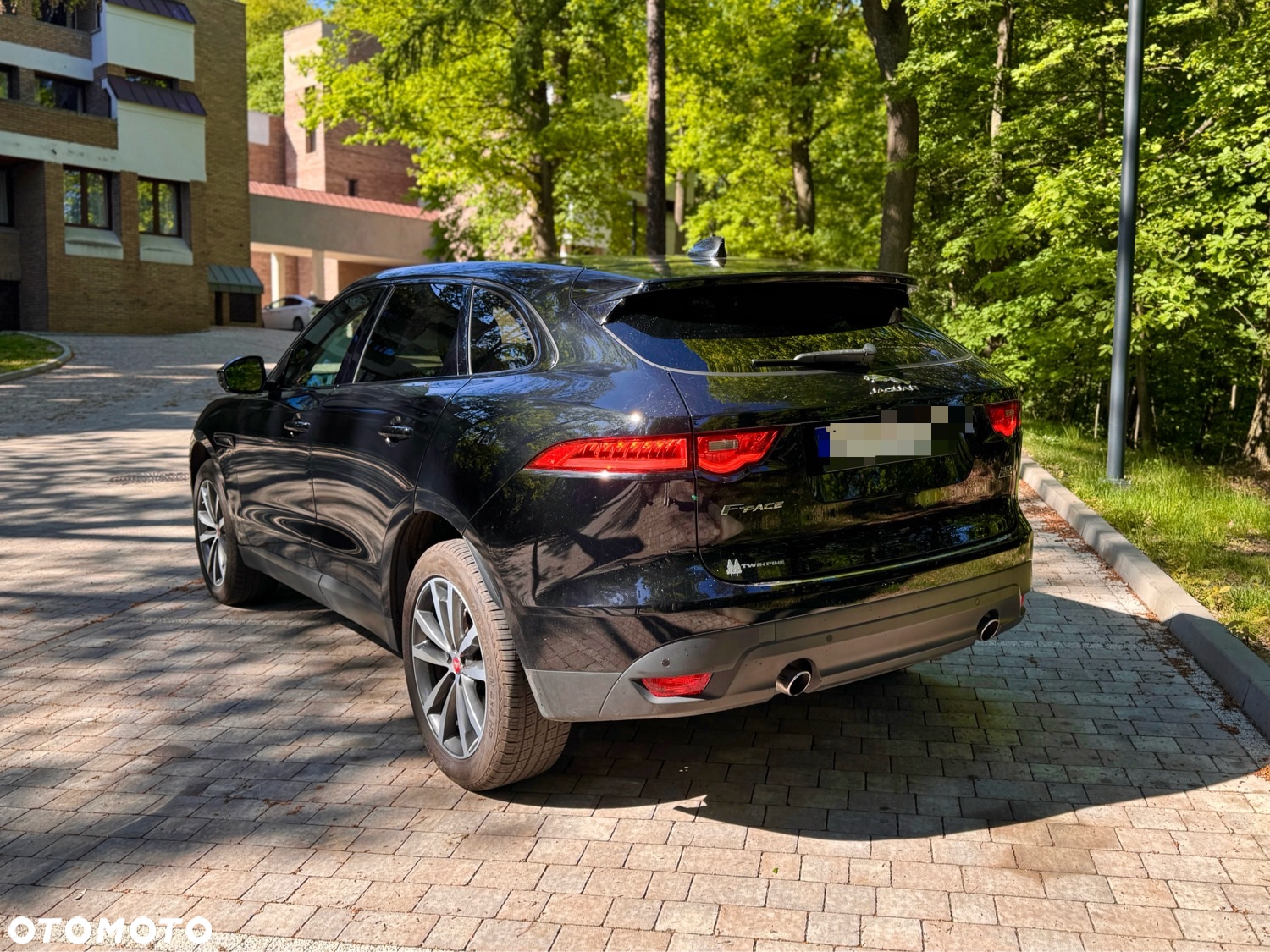 Jaguar F-Pace 25t AWD Prestige - 6