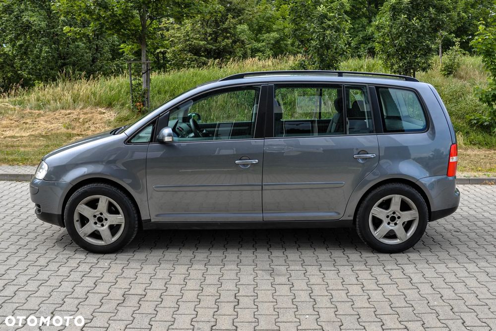 Volkswagen Touran - 2