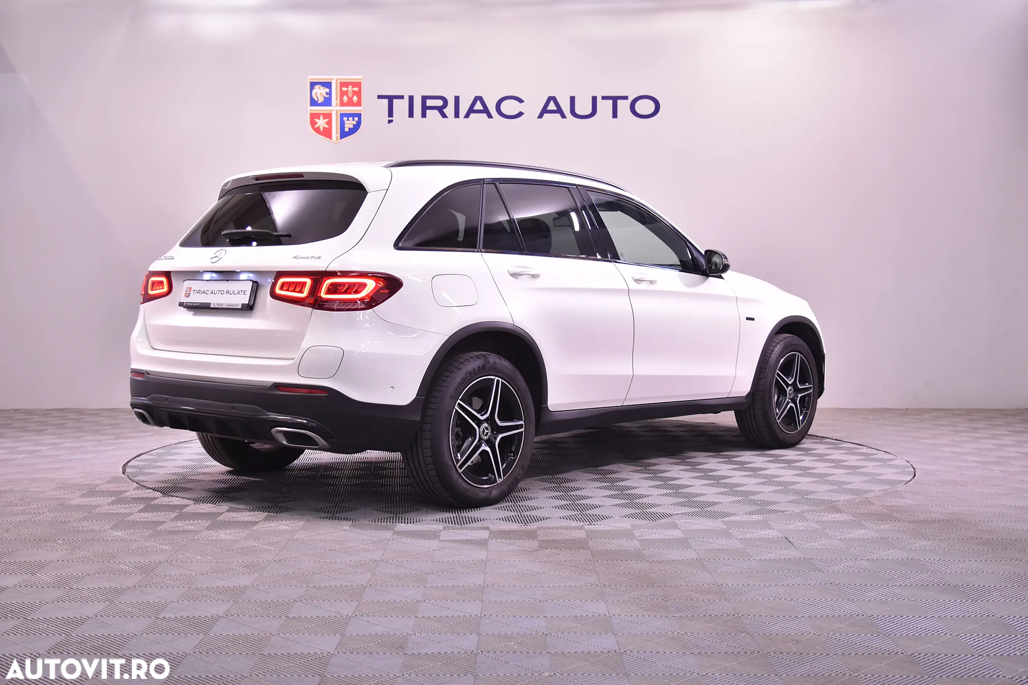 Mercedes-Benz GLC 300 e 4MATIC - 5