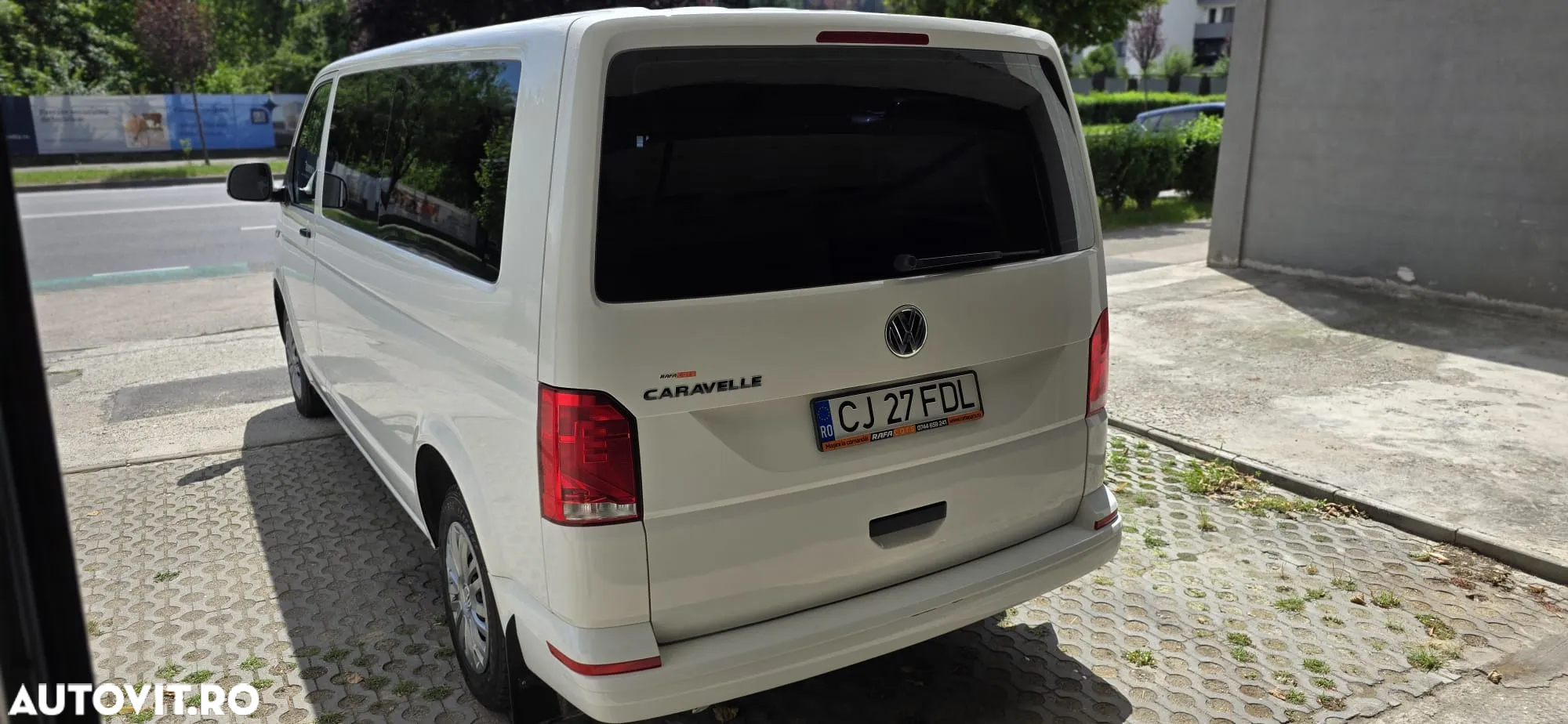 Volkswagen Caravelle - 12