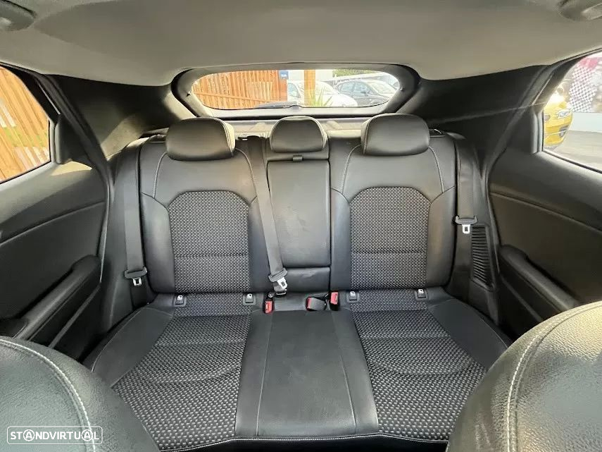 Kia XCeed 1.6 GDi PHEV Drive - 32