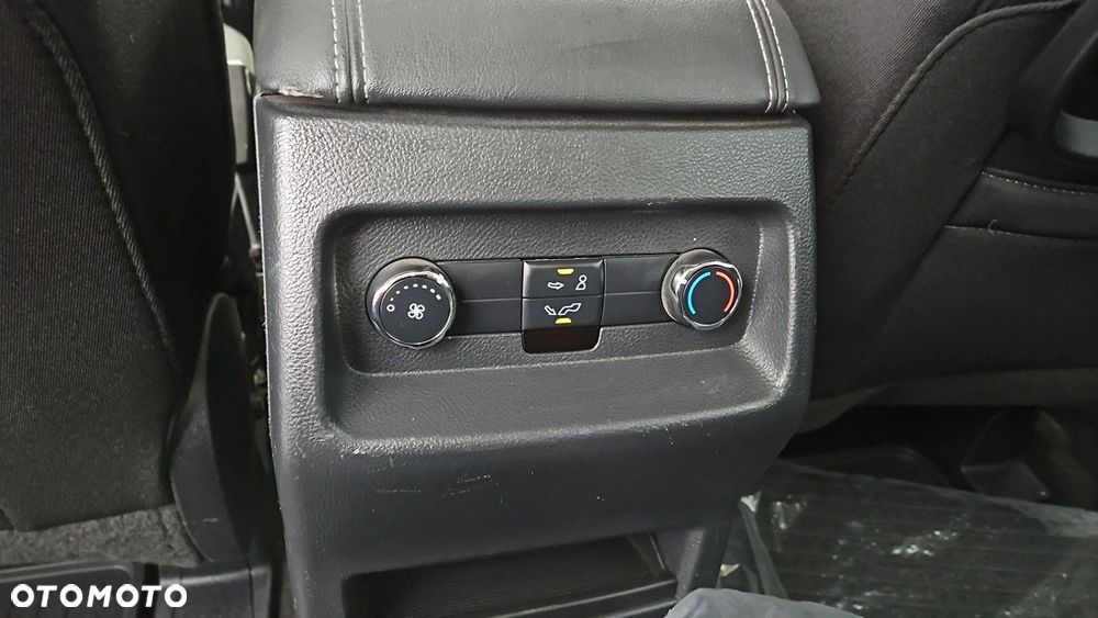 Ford Galaxy 2.0 EcoBlue Titanium - 24