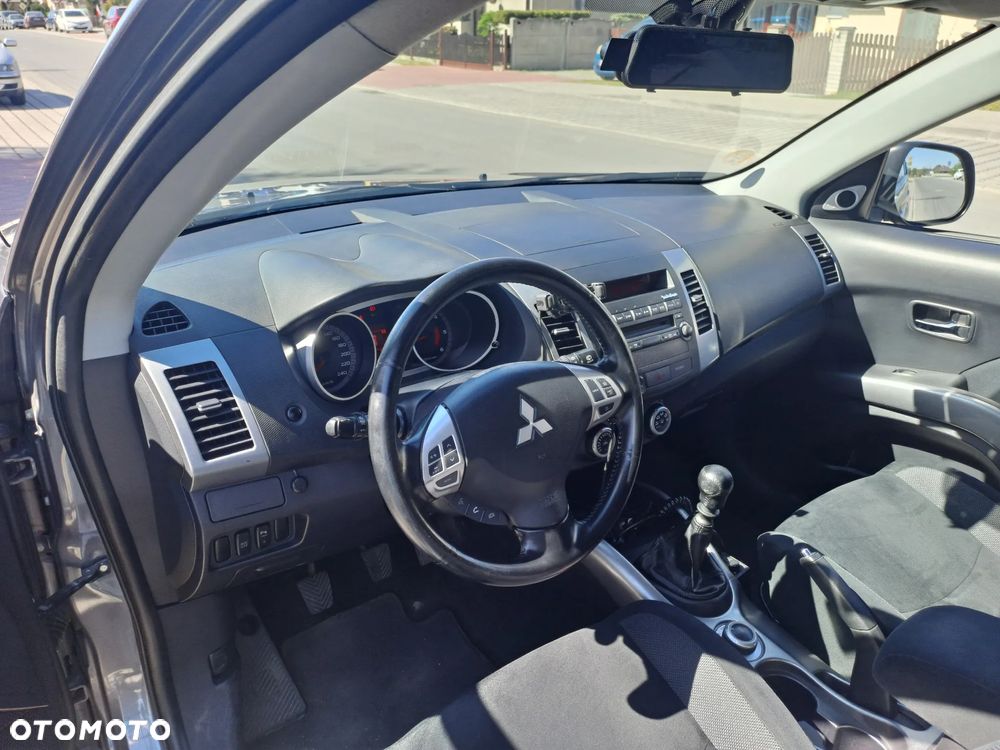 Mitsubishi Outlander 2.2 DID Intense + - 14