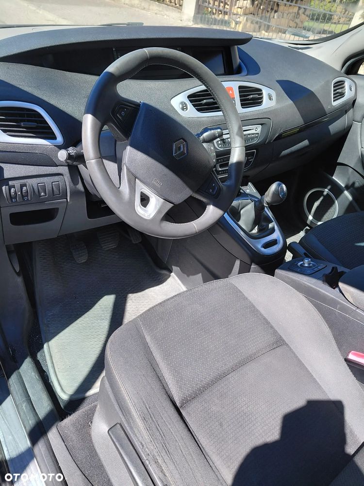Renault Scenic 1.6 16V 110 TomTom Edition - 5