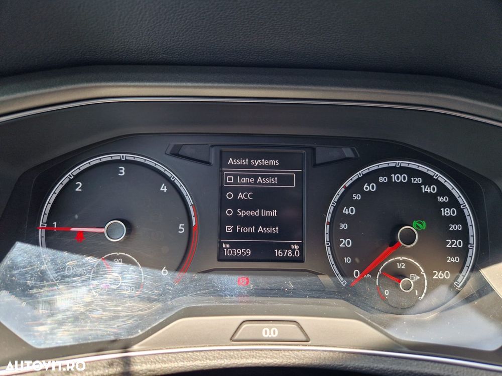 Volkswagen T-Roc - 22