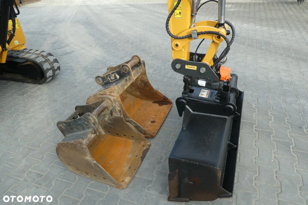 Caterpillar 302.7 PAWERTILT TRZY ŁYŻKI - 9