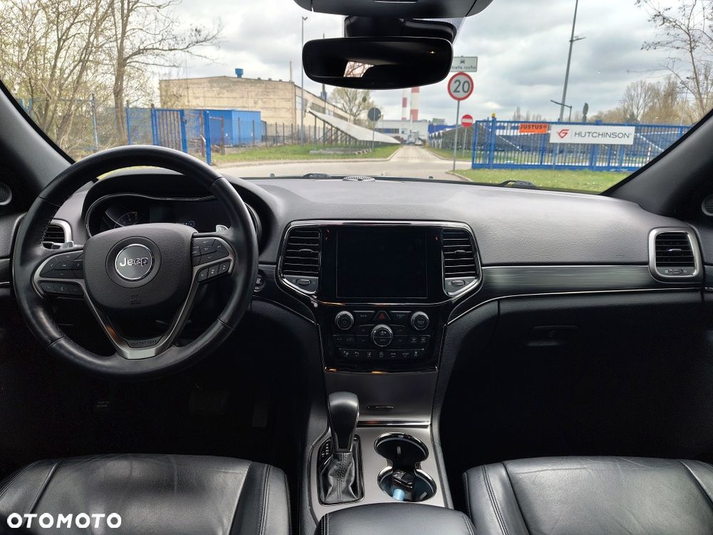 Jeep Grand Cherokee - 17