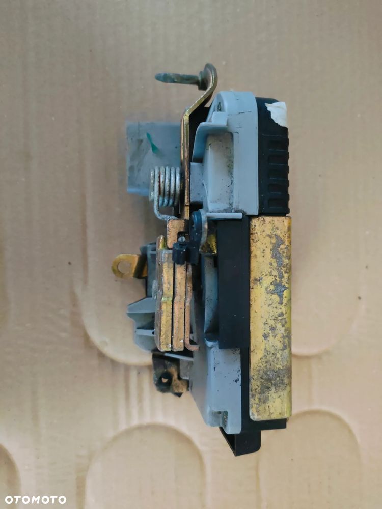 CITROEN C8 02- ZAMEK LEWY PRZÓD 6-PIN - 6