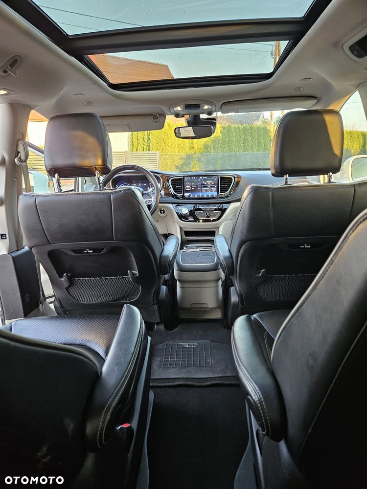 Chrysler Pacifica - 20