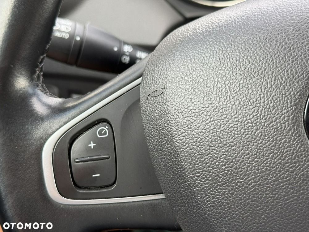 Renault Captur TCe 150 EDC GPF BOSE EDITION - 22