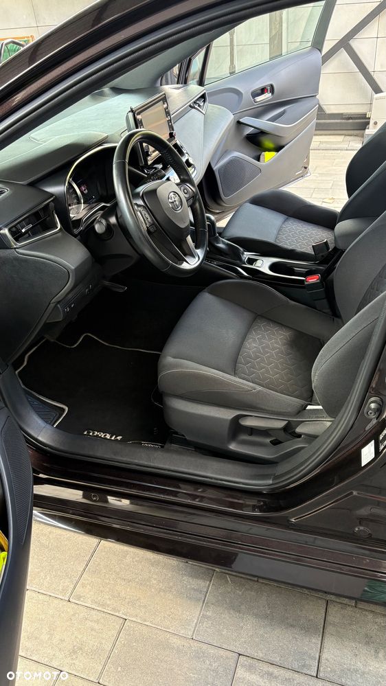 Toyota Corolla 1.8 Hybrid Comfort - 18