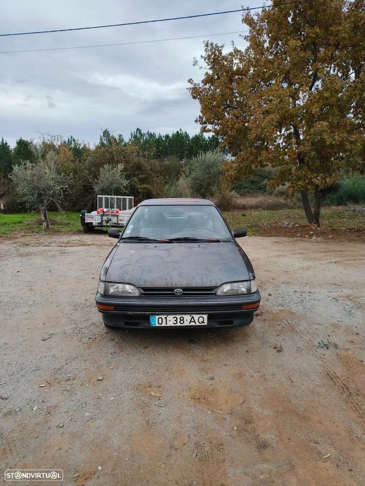 Toyota Corolla Sedan 1.3 XL 12V - 2
