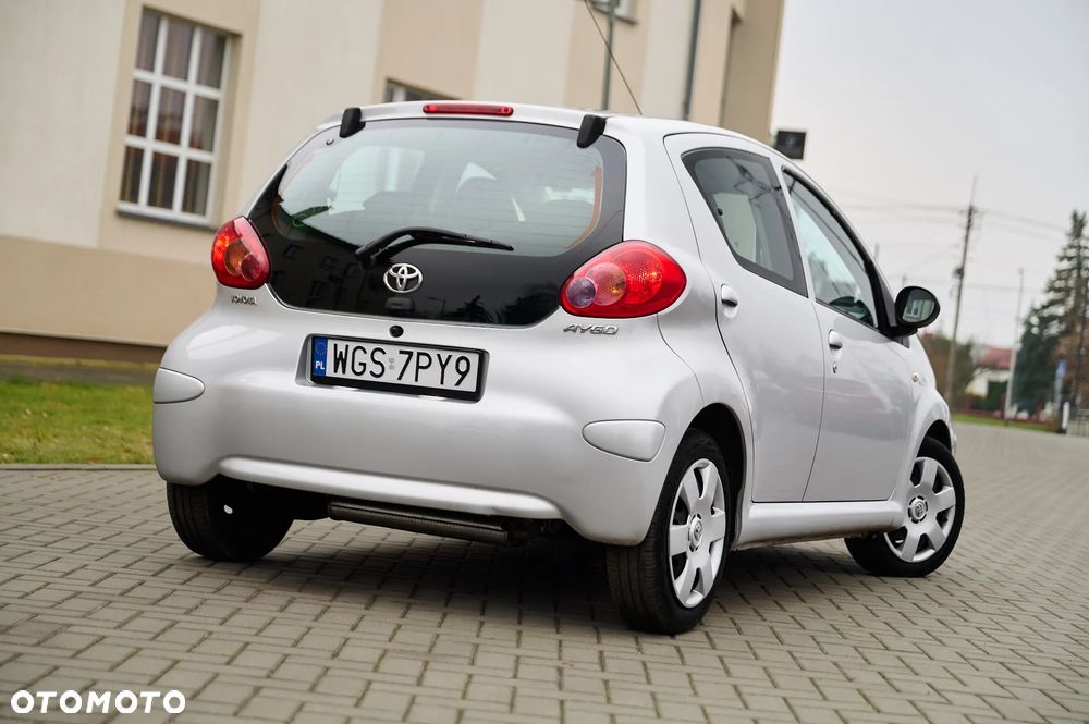 Toyota Aygo City - 4