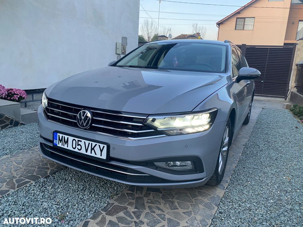 Volkswagen Passat - 1
