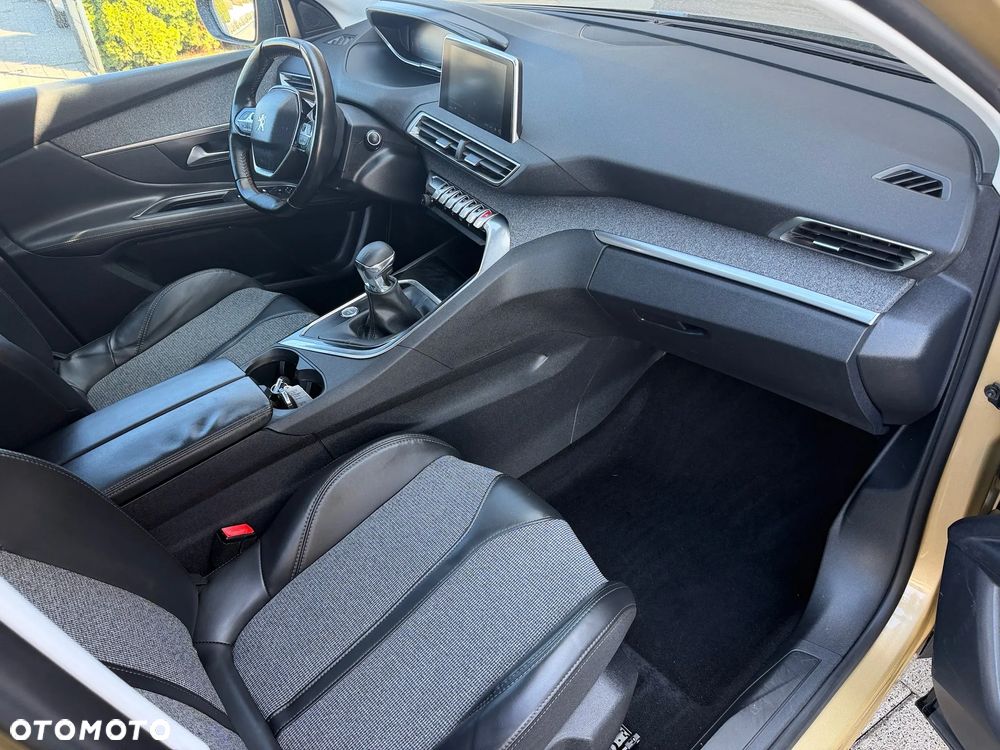 Peugeot 3008 - 19