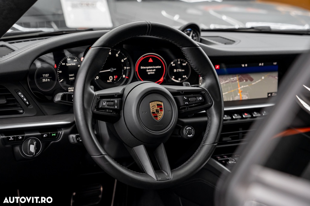 Porsche 911 Carrera 4S PDK - 30
