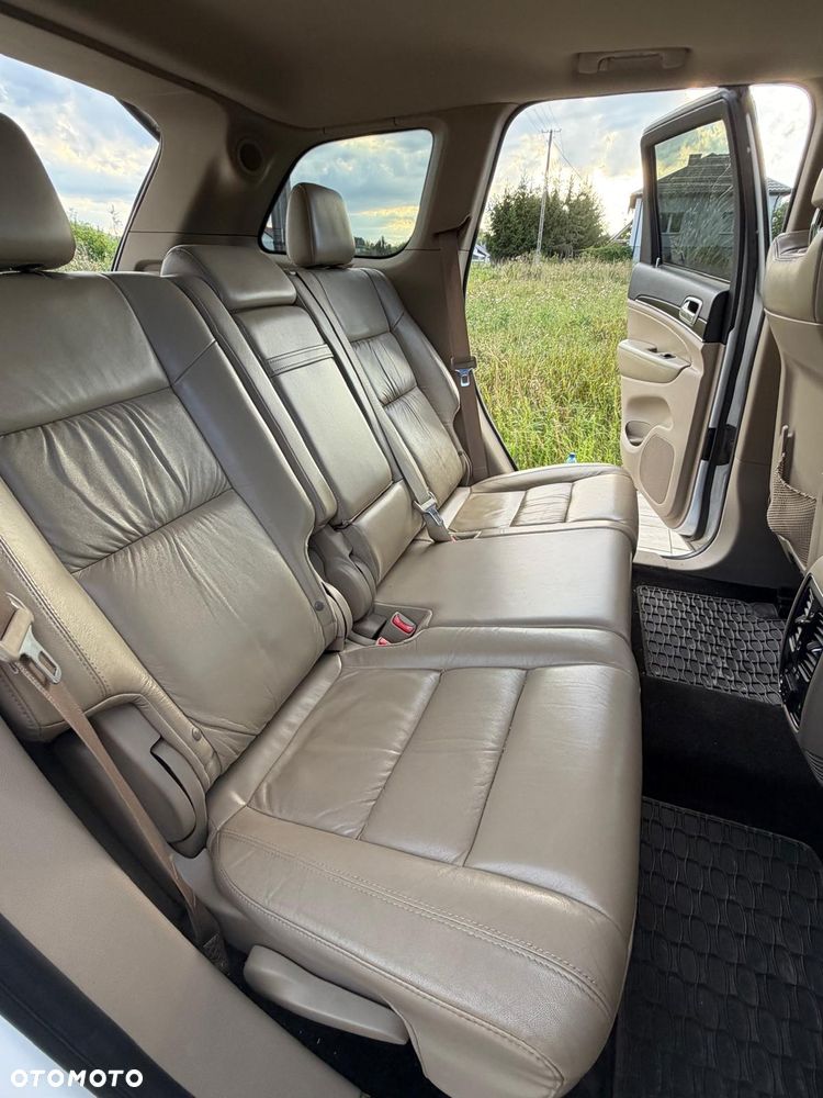 Jeep Grand Cherokee - 31