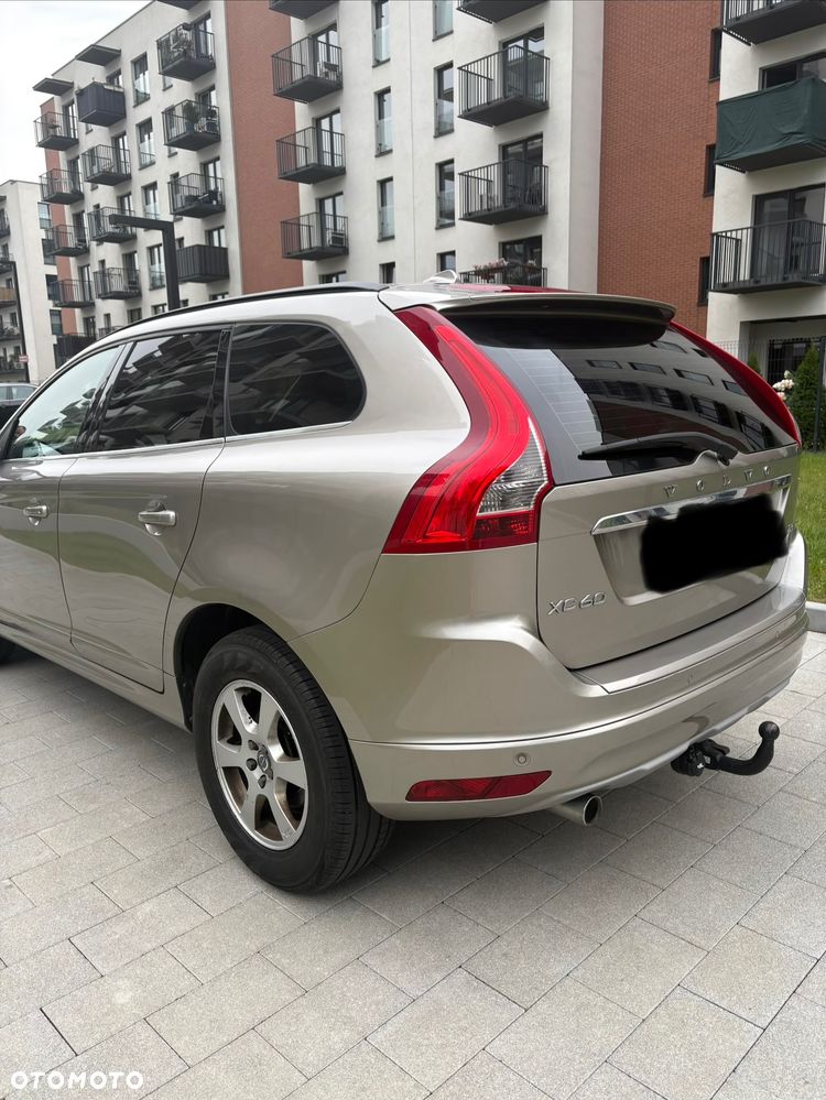 Volvo XC 60 D3 Drive-E Momentum - 4